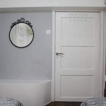 Acropolis For 2 Apartment