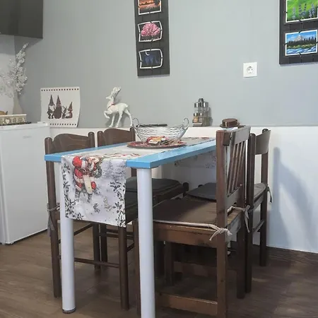 Acropolis For 2 Apartment